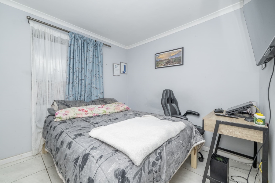2 Bedroom Property for Sale in Morgenster Western Cape